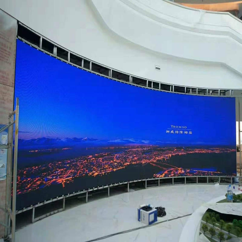 Indoor P3 gebogenes Design LED-Anzeigebildschirm